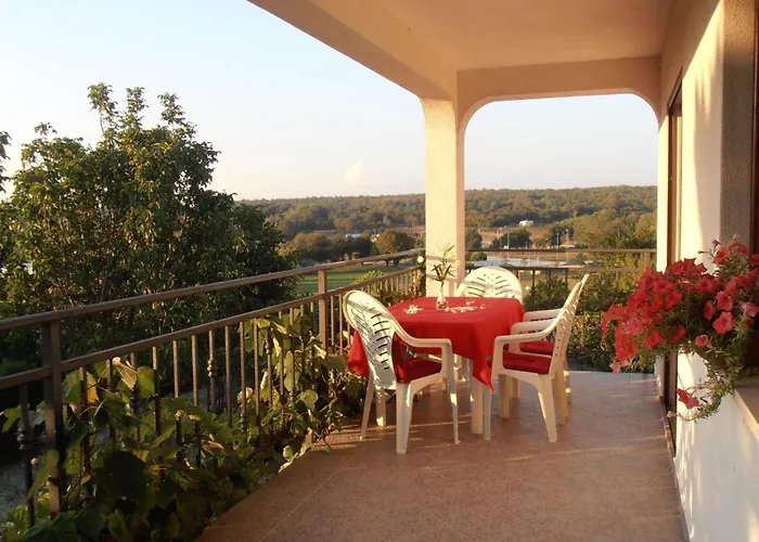 App 4- By Interhome Apartman